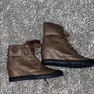 Palladium Hidden Wedge Ecuador Bootie sneakers copper Brown metallic NWOT